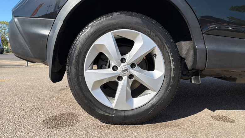 Nissan Qashqai 1.3 DiG-T 160 Acenta Premium 5dr Petrol Hatchback